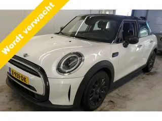MINI 5-deurs 1.5 136 pk Cooper Camden Edition Navigatie Led koplampen Clima + Cruise Control Parkeer