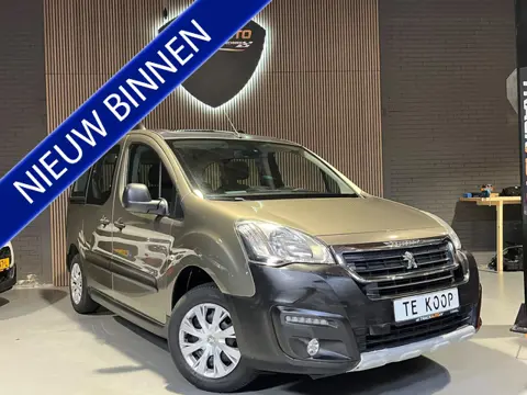 Peugeot Partner Tepee 1.2 PureTech Allure Navi.ClimaC.CruiseC.Panodak.Trekhaak.LMV!!!