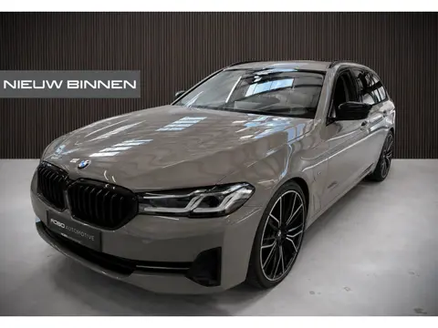 BMW 5 Serie Touring 530e xDrive Business Edition Plus | Harman Kardon | Stoelverwarming | Head-Up Di