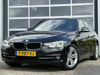 BMW 3 Serie Touring 318i High Executive 136pk | Bluetooth | Cruise control | Elektrisch bedienbare a