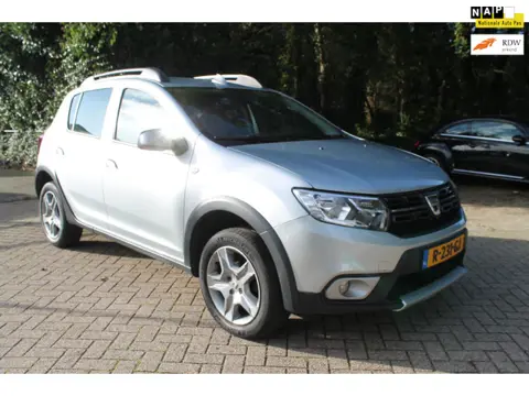 Dacia SANDERO Stepway 0.9 TCe, Airco,TREHAAK, Camera, Navi, Garantie.
