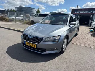 Skoda Superb 1.6 TDI DSG-AUTOMAAT EURO 6 PANO/NAVI/CLIMA
