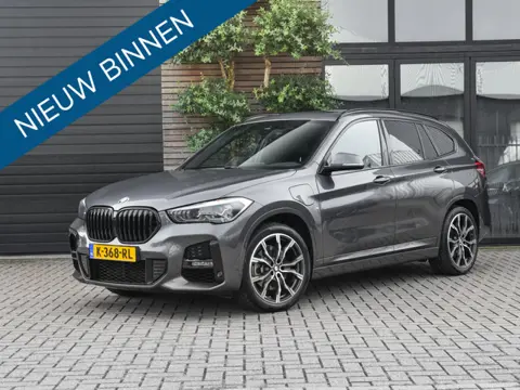 BMW X1 xDrive25e eDrive Edition M pakket Leer Pano Stoelverwarming 19 Inch Velgen