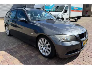 BMW 3-serie Touring 318i High Executive