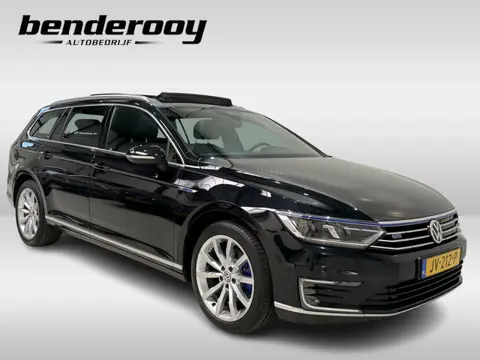 Volkswagen Passat Variant 1.4 TSI GTE 218pk Highline | Pano dak | Trekhaak | SOH 84,5%