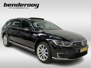 Volkswagen Passat Variant 1.4 TSI GTE 218pk Highline | Pano dak | Trekhaak | SOH 84,5%