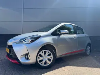 Toyota Yaris 1.5 Hybrid Red Edition Limited (bj 2017)
