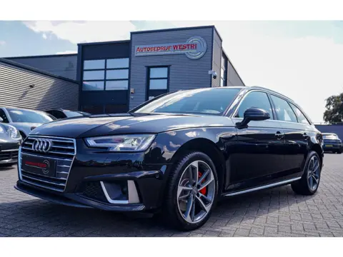 Audi A4 Avant 45 TFSI Sport S line black edition | Panorama | Dealer onderhouden | HuD | Camera | St