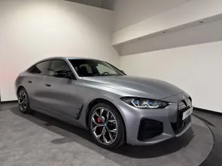 BMW i4 M50 84 kWh M Sport Pro | SOH 97,6% | el. Schuif/kanteldak | el. stoelen met memory | HUD | Un