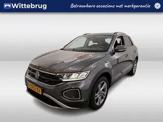 Volkswagen T-Roc 1.0 TSI 110pk Life 75 Edition / Trekhaak / Virtual Cockpit / Navigatie / Camera / 1