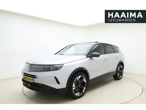 Opel Grandland 1.6 Turbo Plug-in-Hybrid Ultimate | Lederen bekleding | Panoramisch schuif/kantel dak
