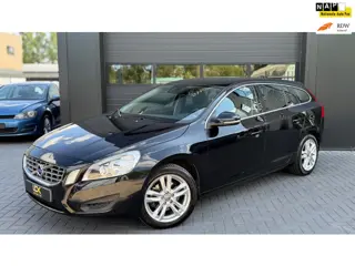Volvo V60 1.6 T3 Momentum|Trekhaak|Automaat|Airco|Cruise