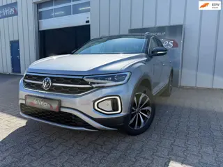 Volkswagen T-Roc 1.5 TSI Style / Airco / Navi / Massage stoelen / Adaptive Cruise control / Keyless 