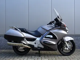 Honda ST 1300 PAN EUROPEAN (bj 2002)