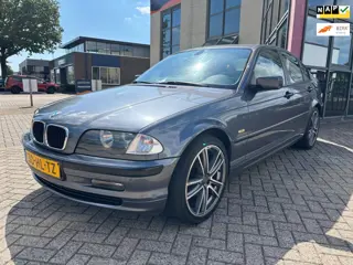 BMW 3-serie 318i Executive