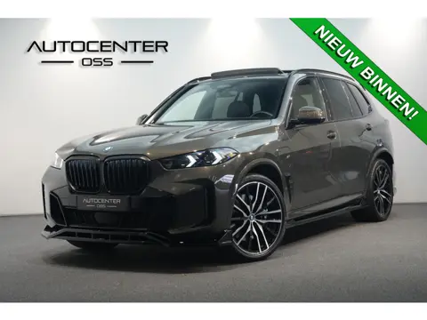 BMW X5 xDrive50e M-Sport | VOL OPTIE | B&W | SkyLounge | Pano | Soft Close | Trekhaak | BTW