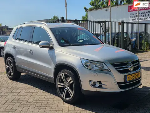 Volkswagen Tiguan 2.0 TSI Comfort&Design 4Motion Automaat dealer onderhouden achteruit camera airco 