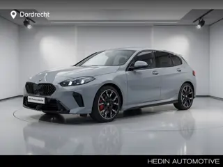 BMW 1-serie 120 M-Sport Pro | 19" | Camera | Stoelverwarming | Privacy Glass