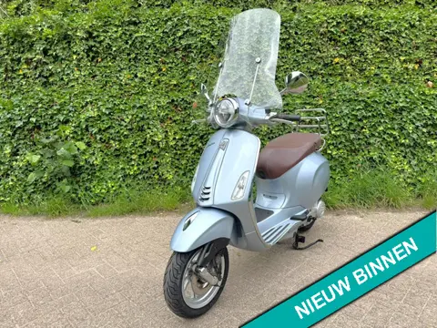 Vespa Primavera Grigio Delicato EURO5 Scooter BETAAL met in3