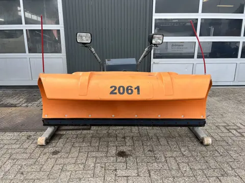 NIDO SNK180 Sneeuwploeg Sneeuwschuif SNK180 Werklampen Pomp 12 volt ex gemeente / tevens zoutstrooie