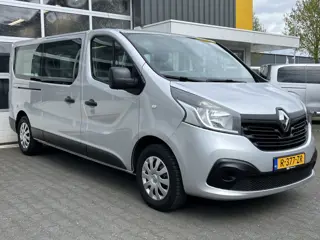 Renault Trafic Passenger 9 persoons 1.6 dCi BTW / BPM vrij marge Lengte 2 Airco Cruise control Navig