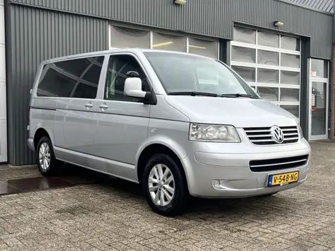 Volkswagen Transporter 2.5 TDI DC Invalide vervoer Caravelle Airco Cruise controle Trekhaak 4-Persoo