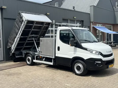 Iveco Daily 35S14N 3.0 345 Kipper Trekhaak 3500kg trekgewicht 3-Persoons Gereedschapskist Open laadb