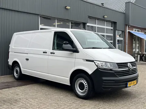 Volkswagen Transporter 2.0 TDI L2H1 Sortimo Kastinrichting Trekhaak 2200kg trekgewicht Airco Cruise 