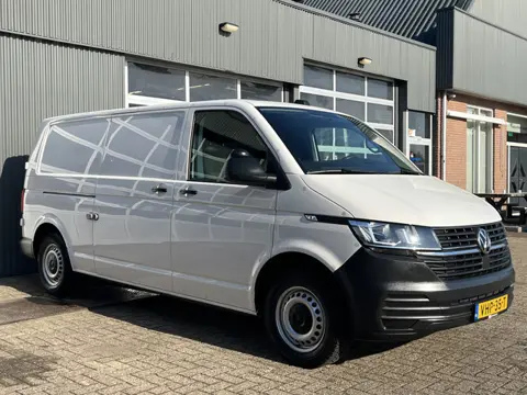 Volkswagen Transporter 2.0 TDI L2H1 Sortimo Kastinrichting Trekhaak 2200kg trekgewicht Airco Cruise 