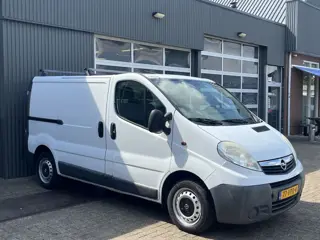 Opel Vivaro 2.0 CDTI L1H1 Airco Dakrails Trekhaak 2000kg trekgewicht 3-Persoons Euro 4