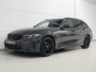BMW 3 Serie Touring 330e M-Sport | Panoramadak | 19"