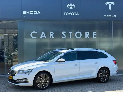 Skoda Superb Combi 1.4 TSI iV Sportline Pano|Sfeer|ACC|Dodehoek|Dealer Onderhouden