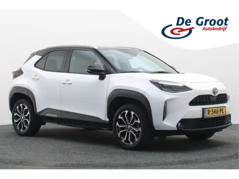 Toyota Yaris Cross 1.5 Hybrid Dynamic Two-Tone, Camera, Keyless, Apple Carplay, ACC, 17"