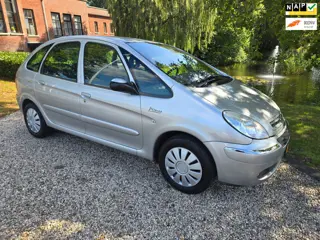 Citroen Xsara Picasso 1.6i-16V Prestige *apk:08-2027*