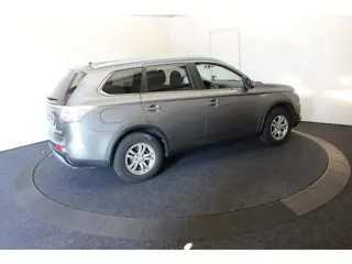 Foto 16 van Mitsubishi Outlander 2.0 PHEV APK t/m 09-2027 Trekhaak Camera Navi Business Edition X-Line
