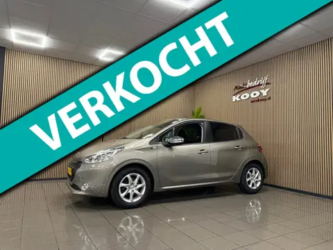 Peugeot 208 1.2 PureTech Style Pack * Distributie vervangen / Navigatie / LM Velgen / NL Auto *