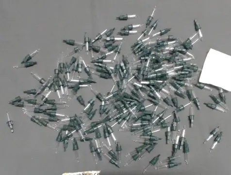 234 gloeilampjes 1.5 t/m 3 volt, stammen uit kerstboomverl.