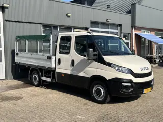 Iveco Daily 35S11D 2.3 345 Airco Trekhaak 3500kg trekgewicht 7-Persoons Open laadbak Pick-up P-up Ba