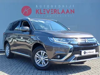 Mitsubishi Outlander 2.4 PHEV Pure | TREKHAAK AFNEEMBAAR | CAMERA | PDC |  Wij bieden financiering m