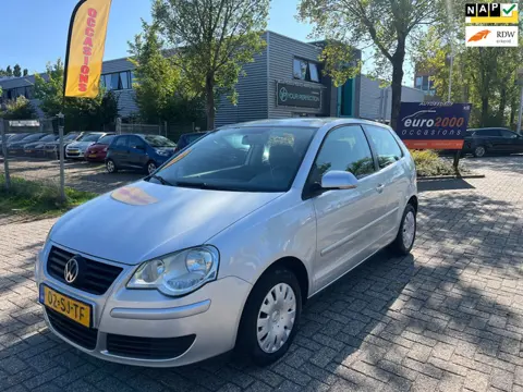 Volkswagen Polo 1.4-16V - AUTOMAAT - AIRCO - NIEUWE APK !
