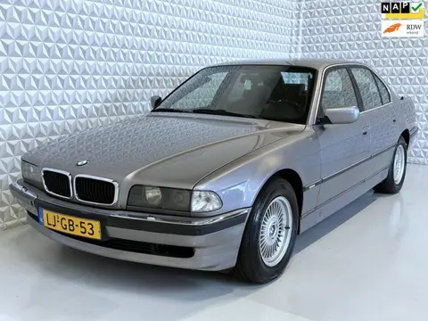 BMW 7-serie 750i V12 Youngtimer PDC Stoelverwarming Clmate+Cruise control