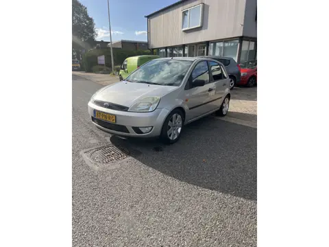 Ford Fiesta 1.3 Futura 5 Deurs,Airco. Goed rijdende en volledig onderhouden Fiesta met een nieuwe Ap