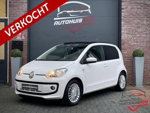 Volkswagen Up ! 1.0 75pk High up!  PANO NAVI PDC CRUISE STOELVW START/STOP