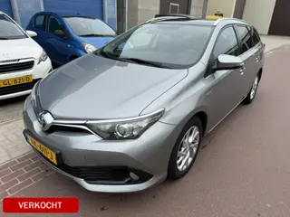 Toyota Auris Touring Sports 1.8 Hybrid BTW-car 11-2015 NAP 291.607km Panoramaroof Prima BTW-auto van