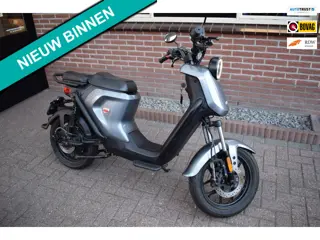 NIU Bromscooter UQI GT ELEKTRISCH 3727 KM BJ 2020