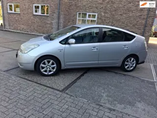 Toyota Prius 1.5 VVT-i Tech Edition