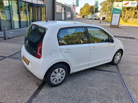 Volkswagen Up! 1.0 high up! BlueMotion((( PANO/clima/navi )))