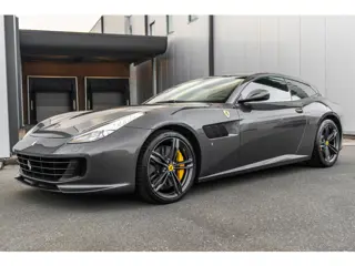 Ferrari GTC4Lusso 6.3 V12 - Grigio Silverstone - Warranty - Lift - Ventilated Seats - Carbon