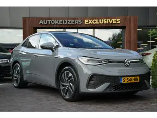 Volkswagen ID.5 Pro 77 kWh Warmtepomp Emergency braking DAB Stuurwiel verwarmd Sfeerverlichting Verk
