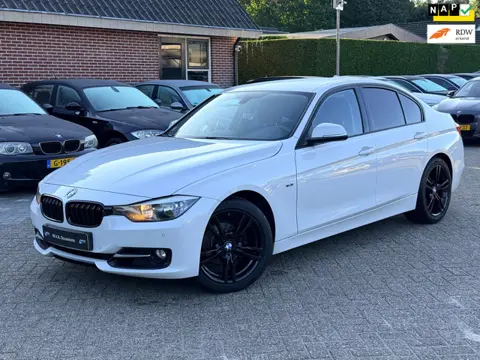 BMW 3-serie 320i High Executive Sport|Nieuwe Ketting|Airco|Navigatie|Cruise control|18 inch M|Nette 